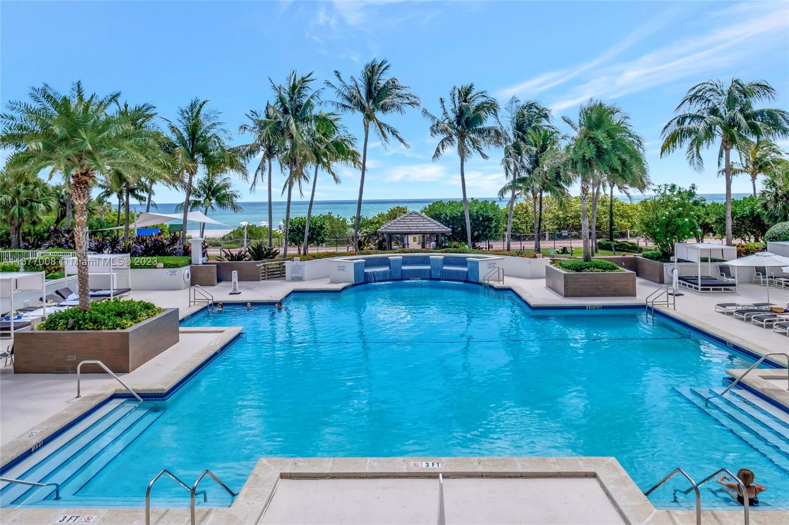 BLUE DIAMOND CONDO - Residential