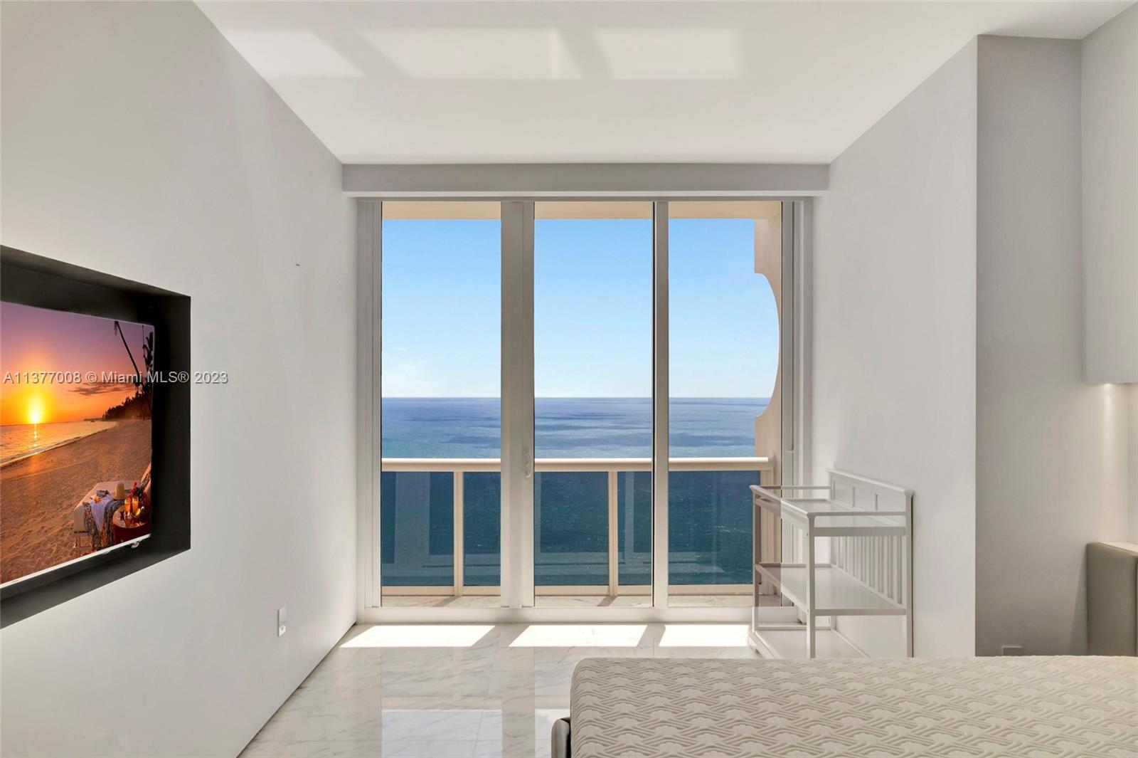 BLUE DIAMOND CONDO - Residential