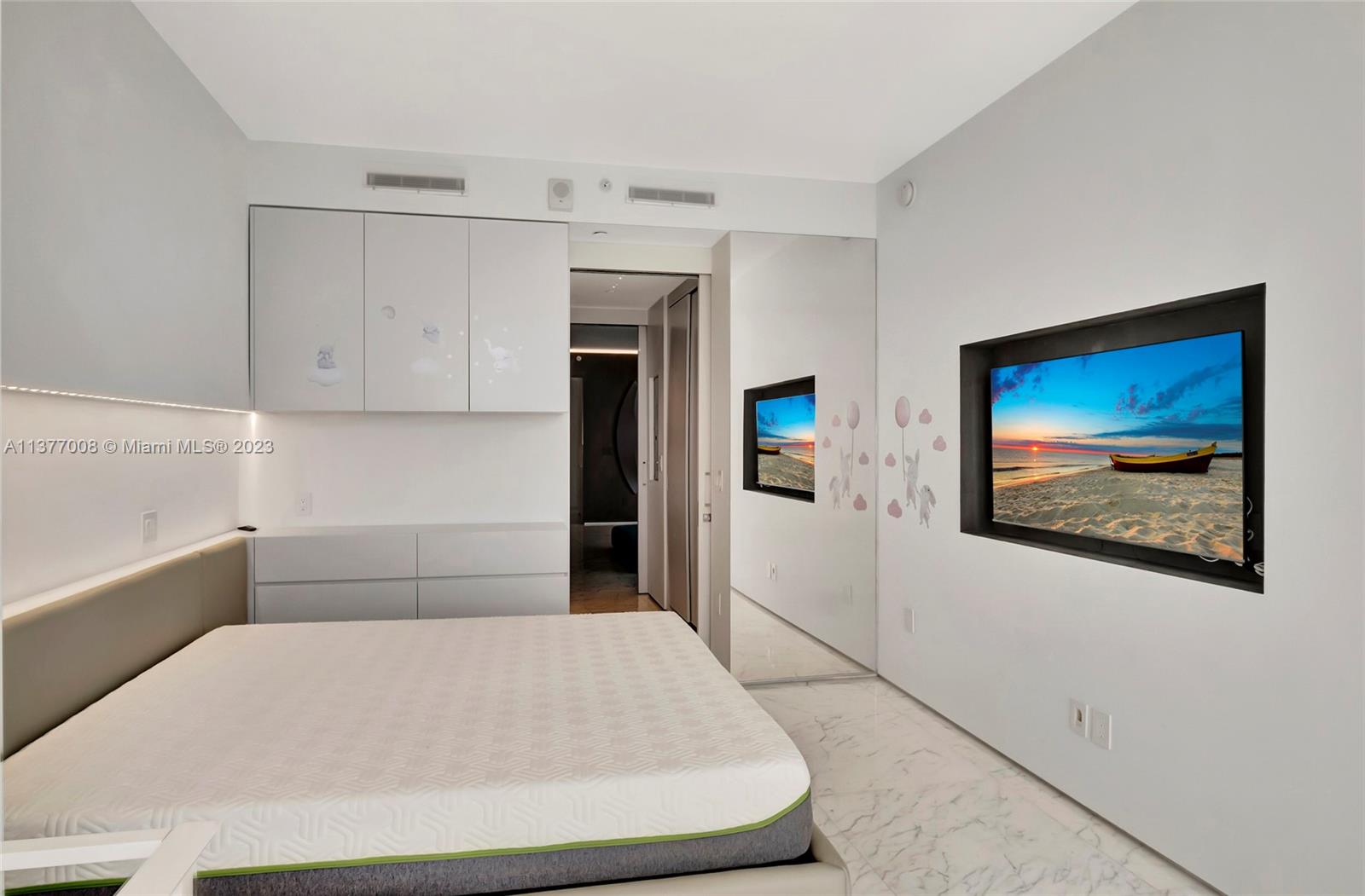 BLUE DIAMOND CONDO - Residential