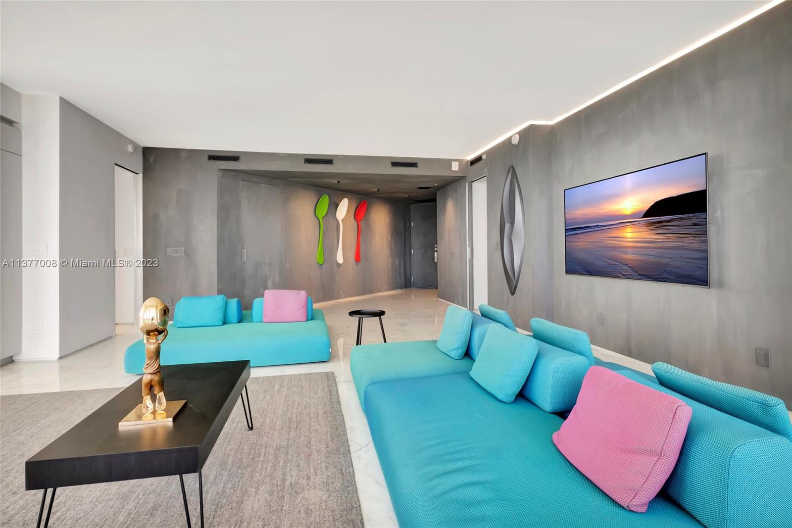 BLUE DIAMOND CONDO - Residential