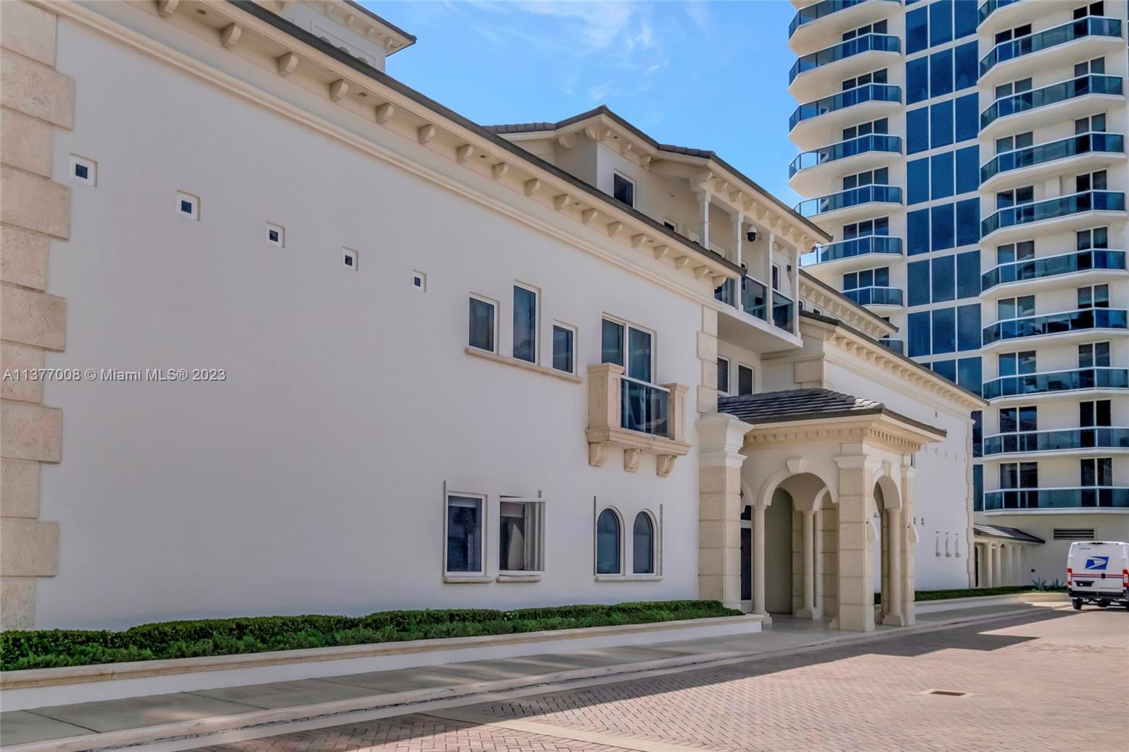 BLUE DIAMOND CONDO - Residential