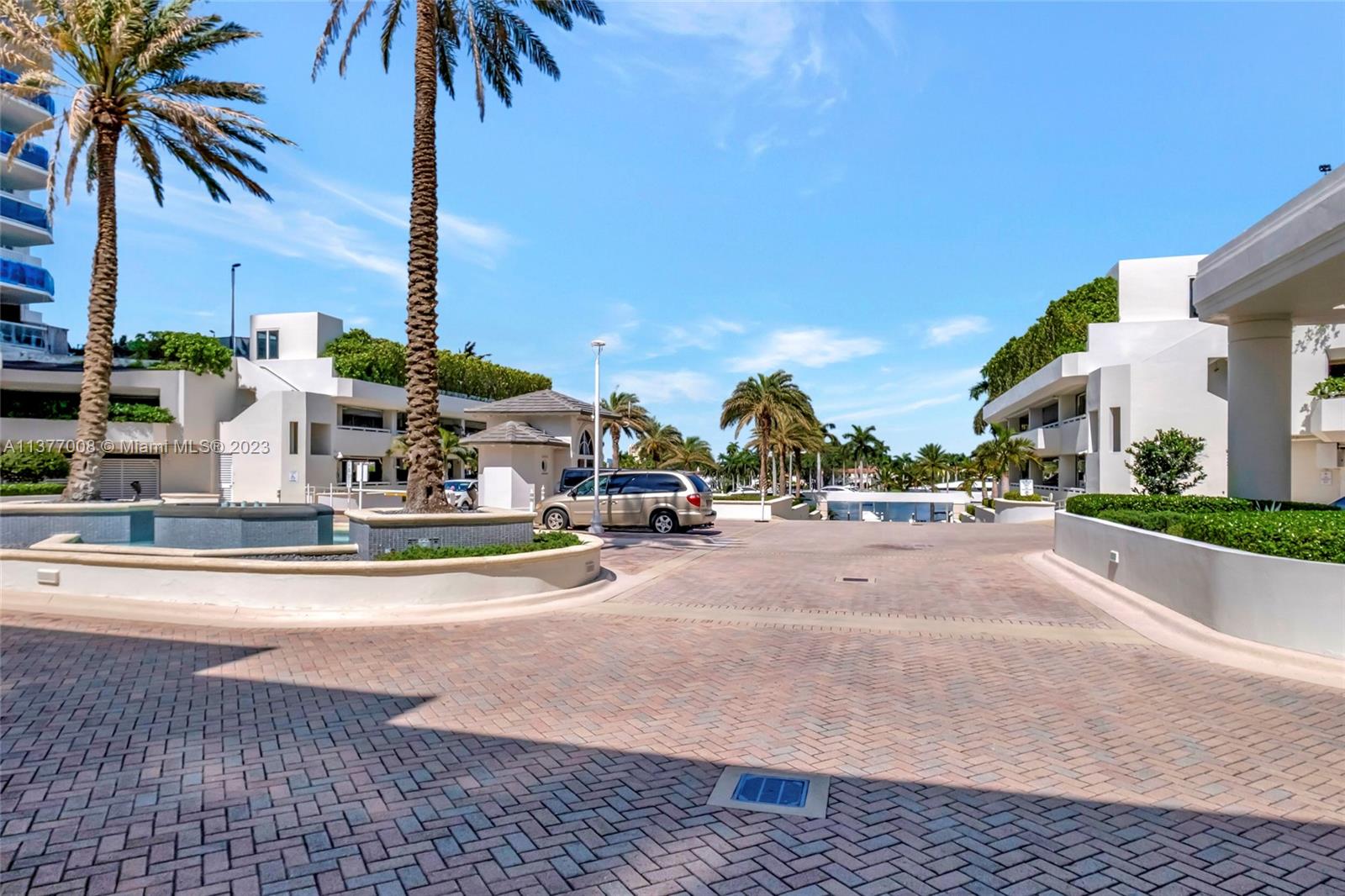 BLUE DIAMOND CONDO - Residential