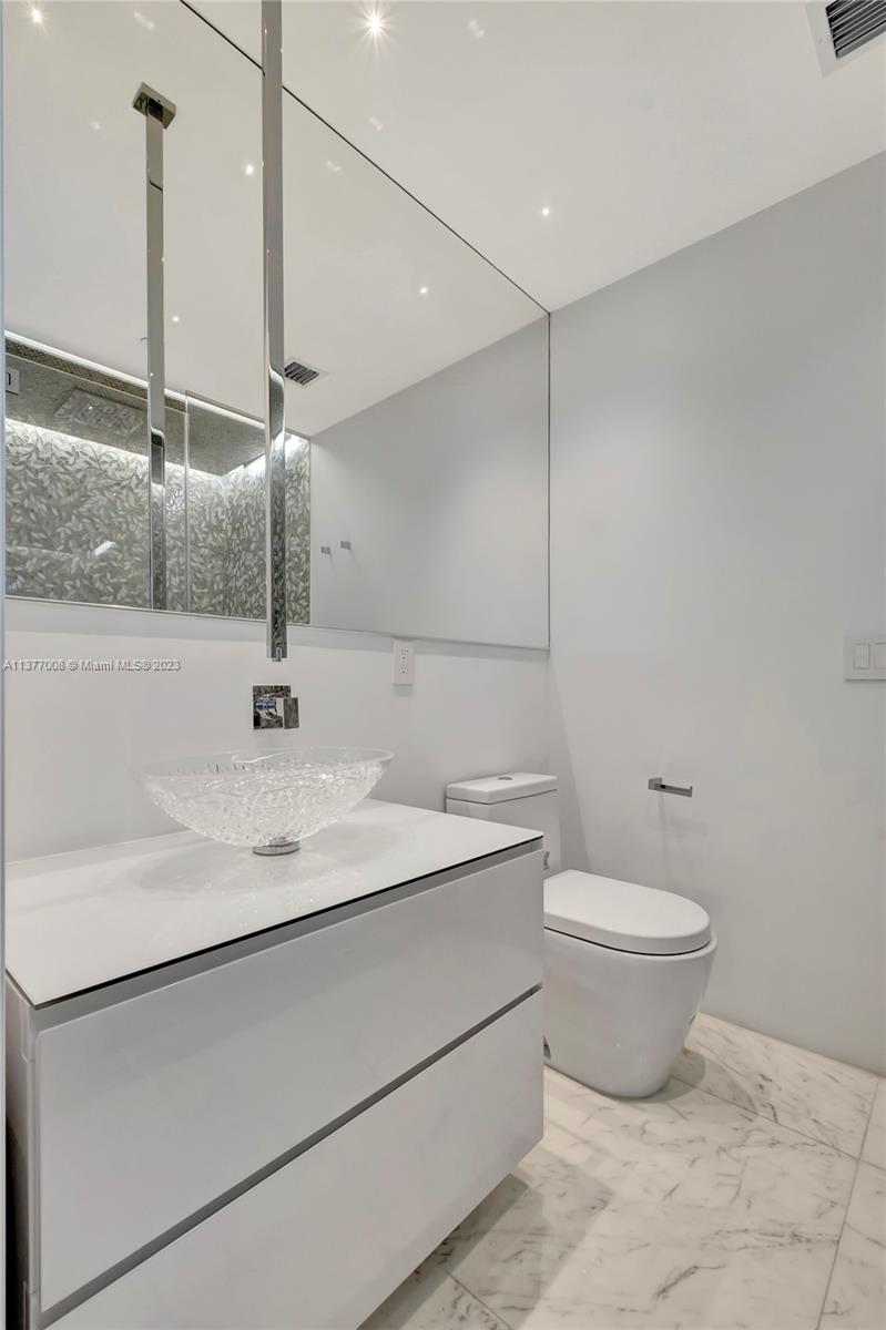 BLUE DIAMOND CONDO - Residential