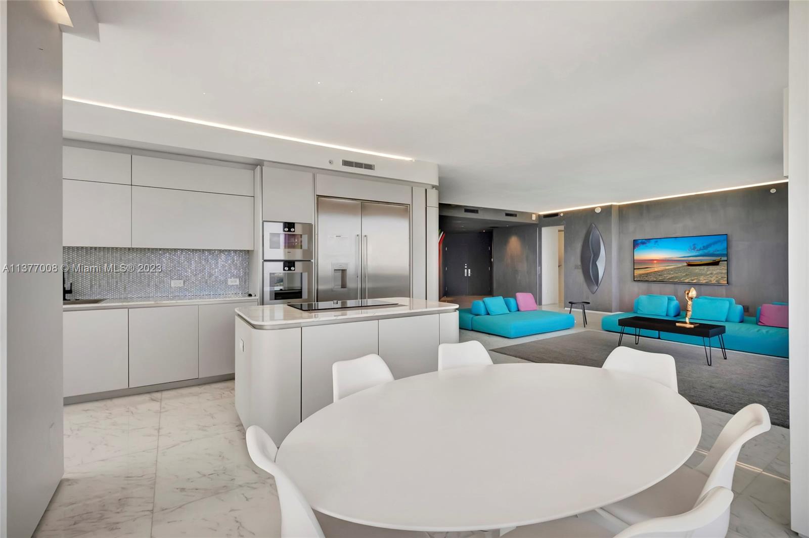 BLUE DIAMOND CONDO - Residential