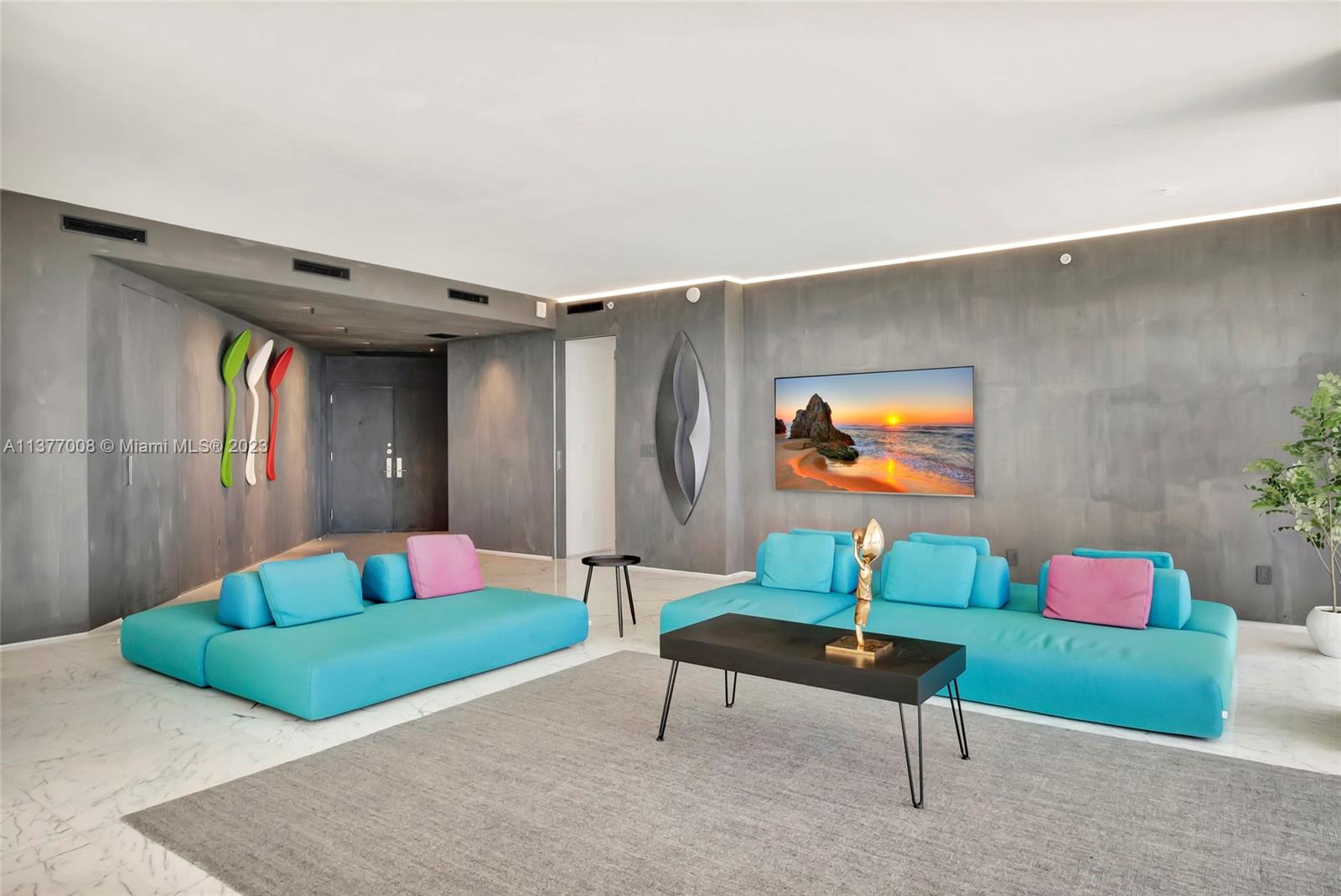 BLUE DIAMOND CONDO - Residential