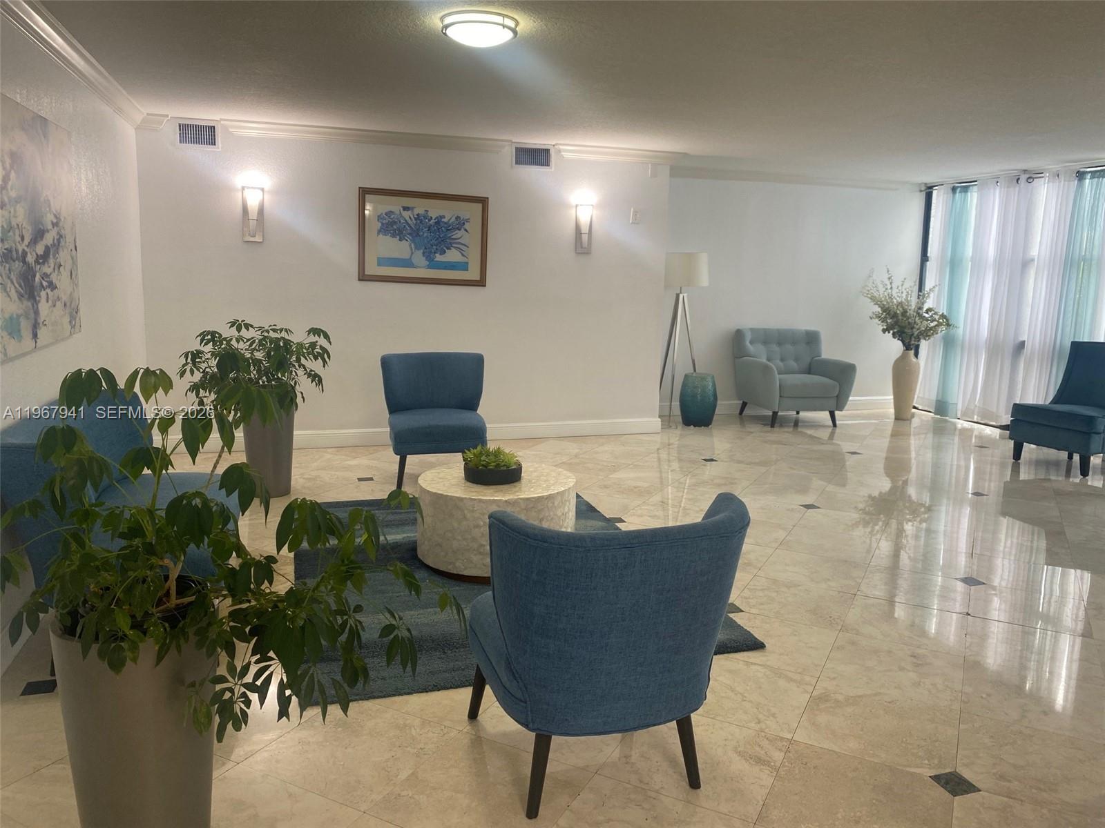 1000 Parkview Dr 427