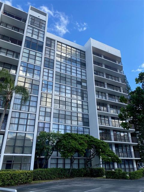 1000 Parkview Dr 427 Hallandale Beach FL 33009