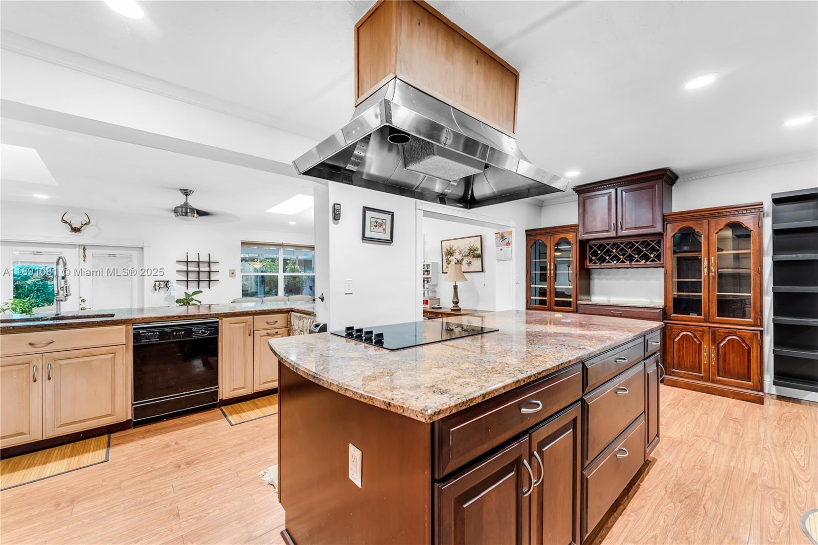 LAKESHORE SEC 3 - Residential