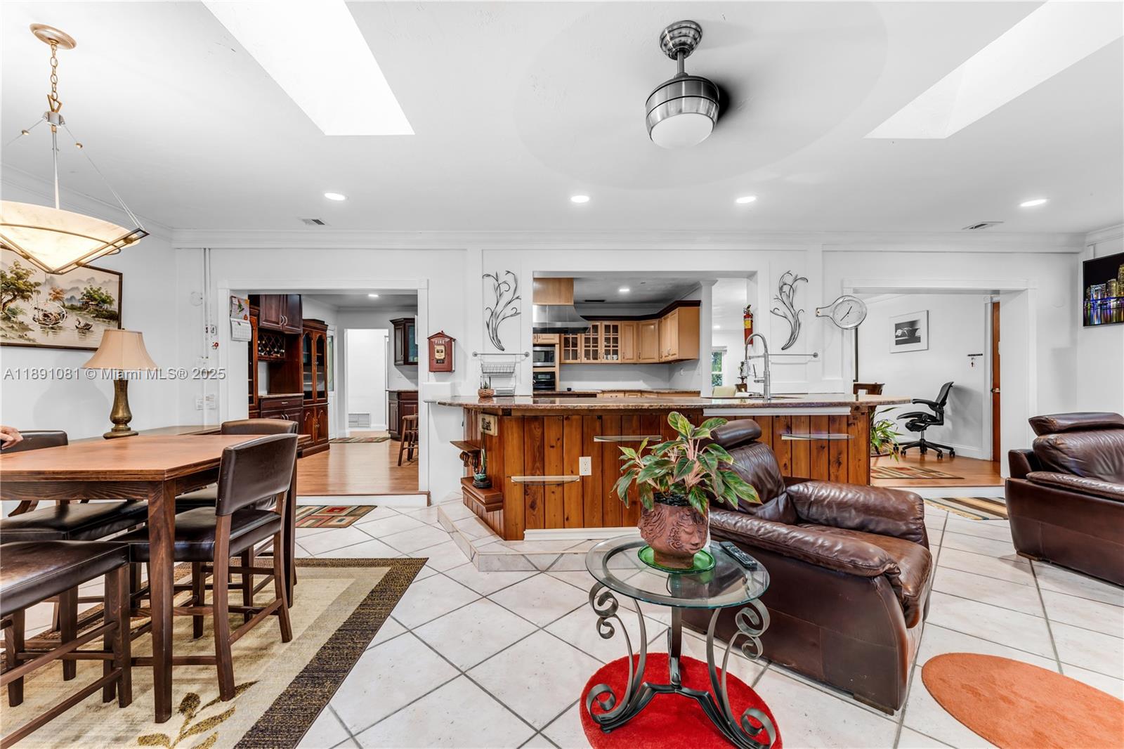 LAKESHORE SEC 3 - Residential