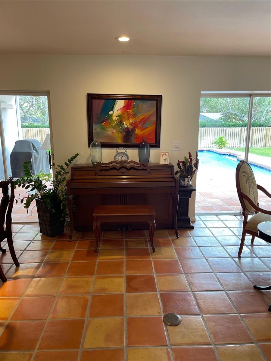 BRIARWOOD ESTATES - Residential