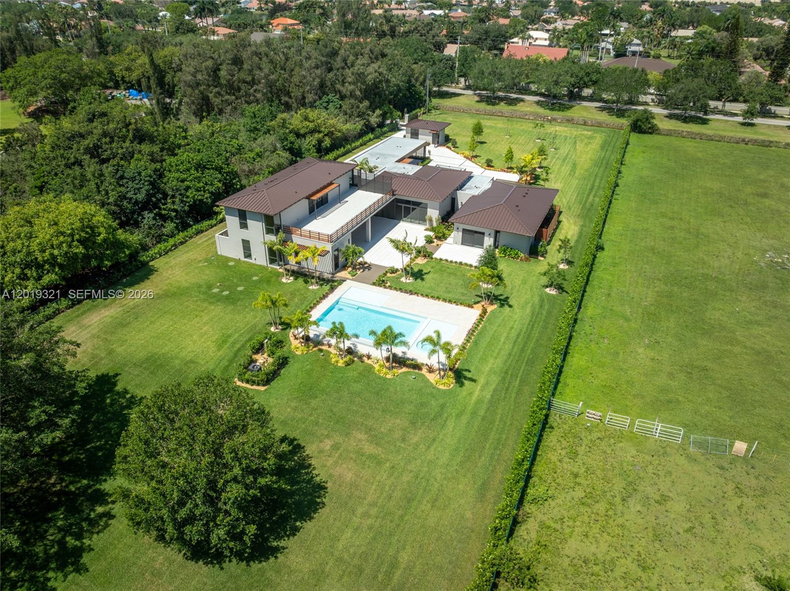 MEADOWVIEW ESTATES - Residential