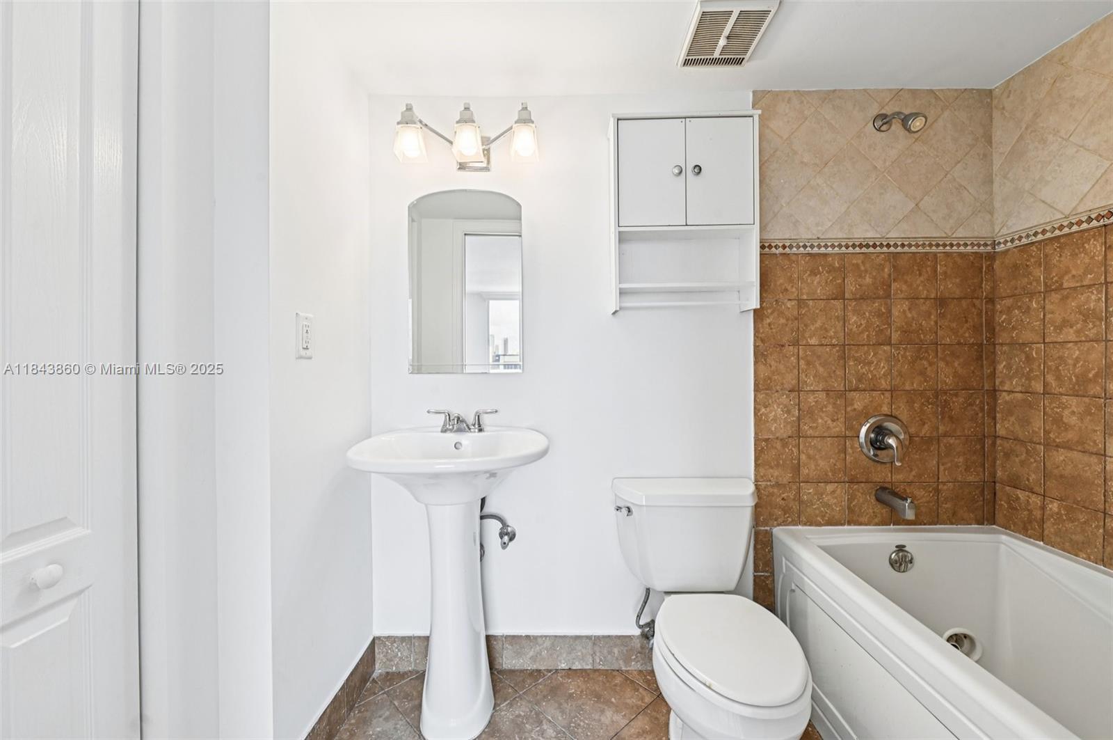 SERENITY ON THE RIVER CON - Residential