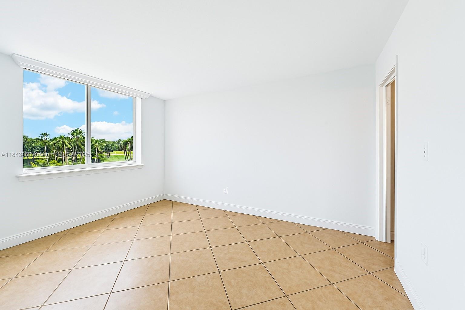 SERENITY ON THE RIVER CON - Residential