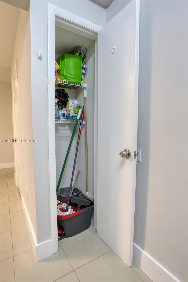 PARKVIEW CONDO NO 2 - Residential Lease