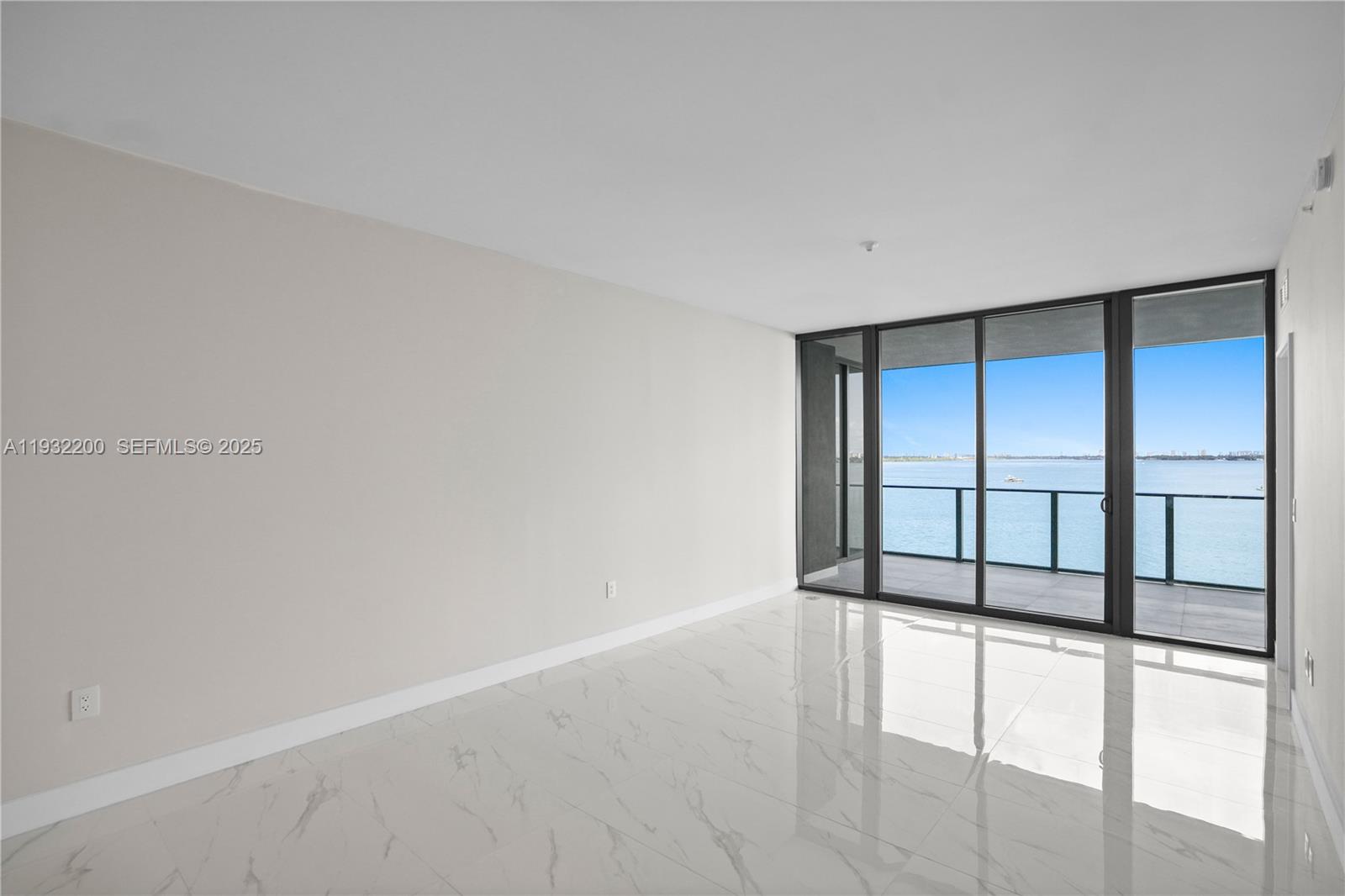 ARIA RESERVE - Residential Lease