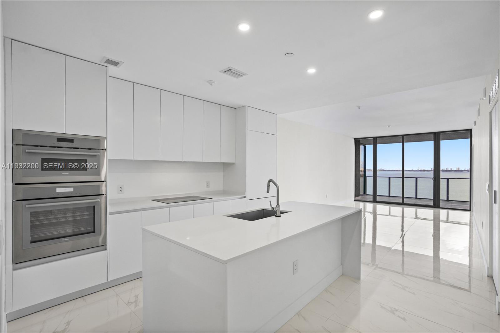 ARIA RESERVE - Residential Lease