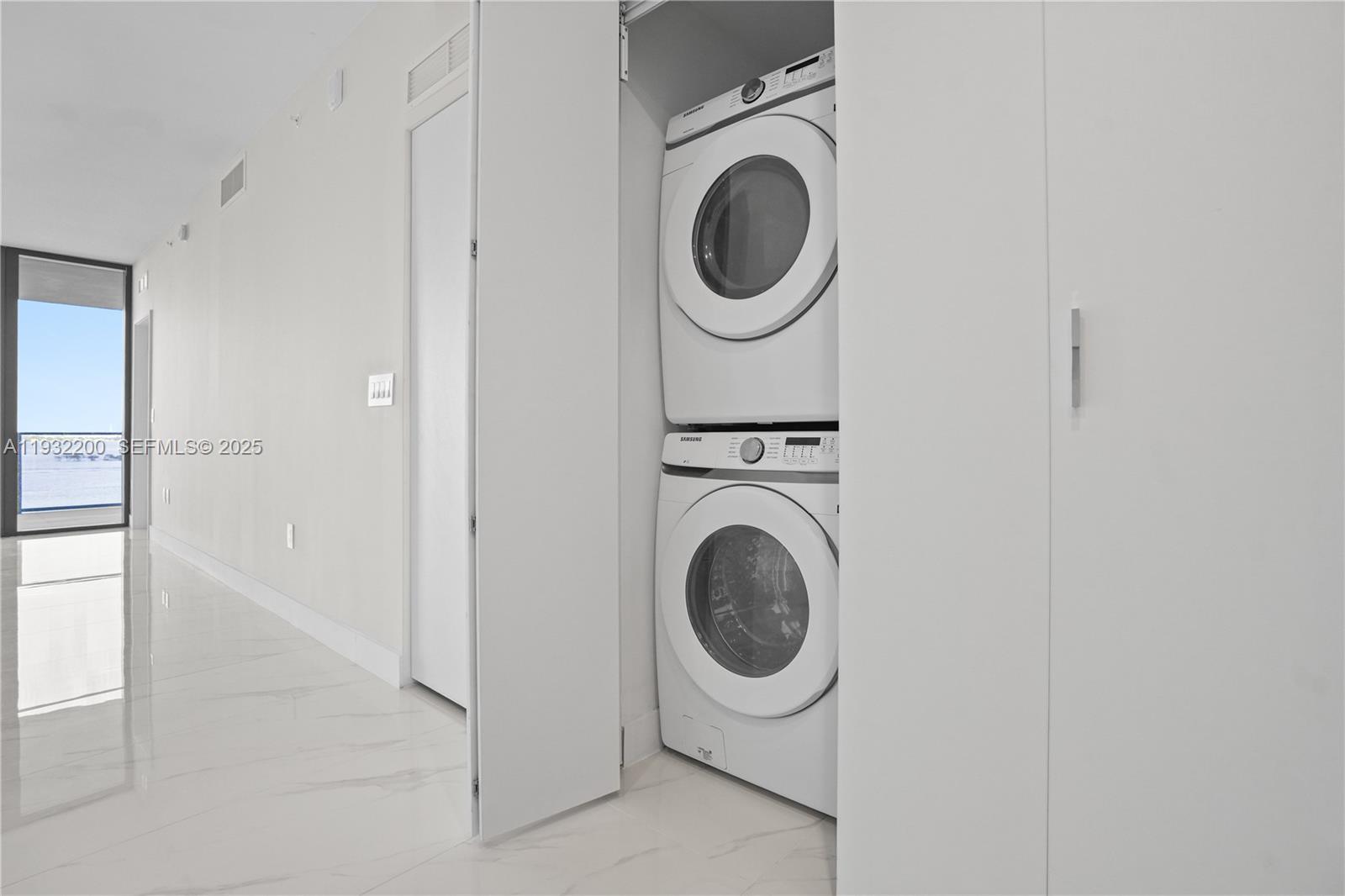 ARIA RESERVE - Residential Lease