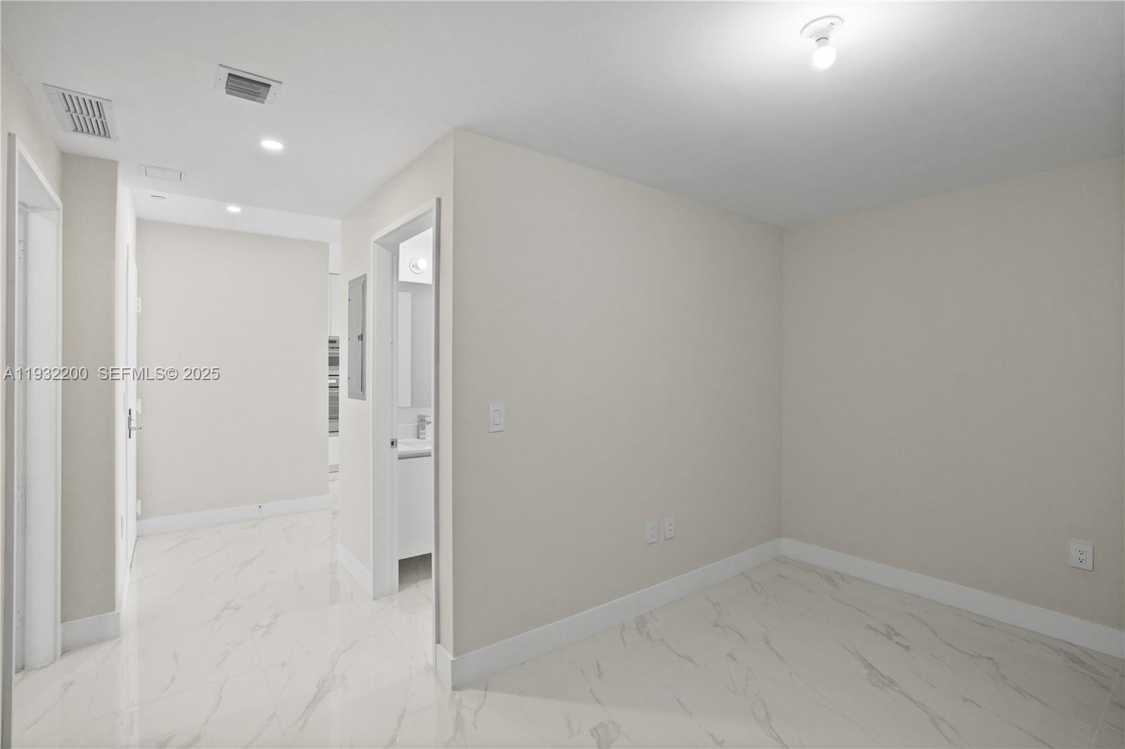 ARIA RESERVE - Residential Lease