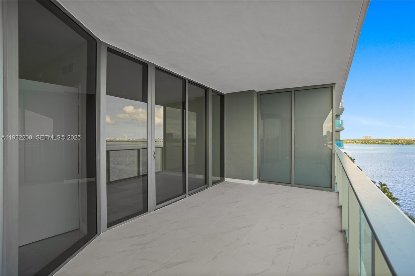 ARIA RESERVE - Residential Lease