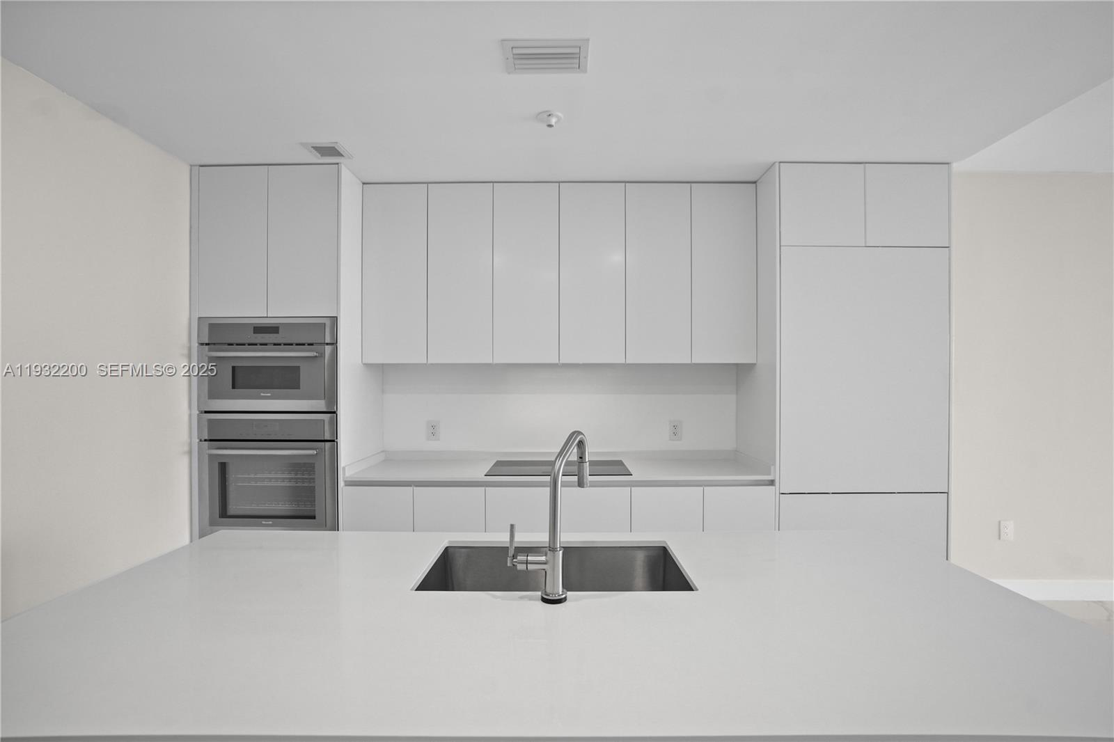 ARIA RESERVE - Residential Lease