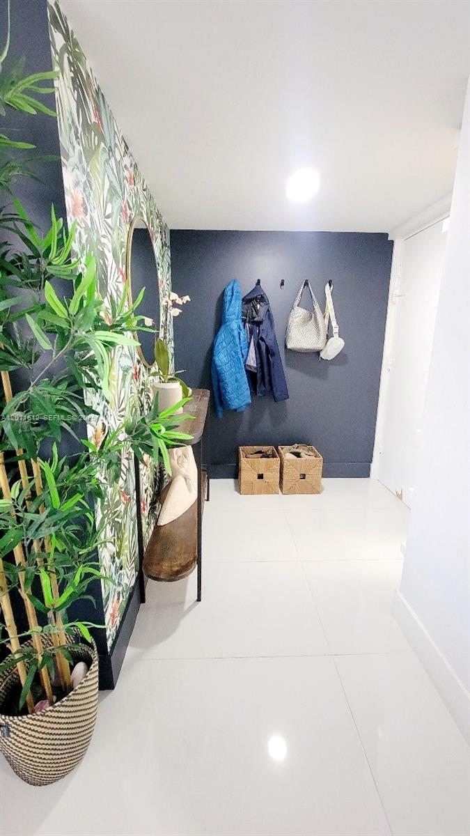 GALEN 250 CONDO - Residential Lease