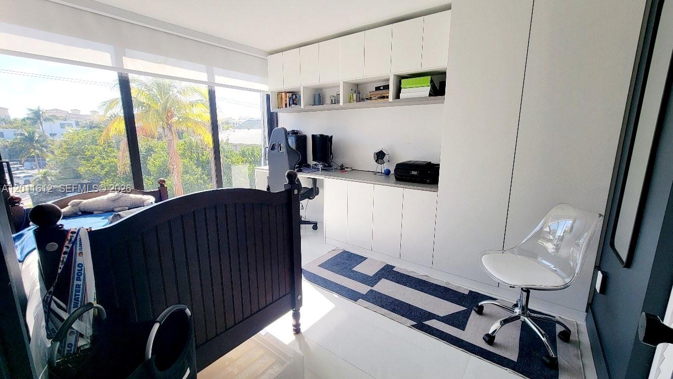 GALEN 250 CONDO - Residential Lease