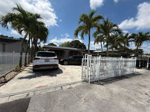 3434 NW 101st St Miami FL 33147