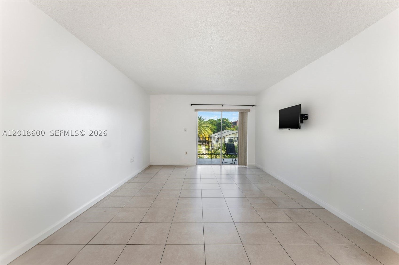 1900 W 54th St 220