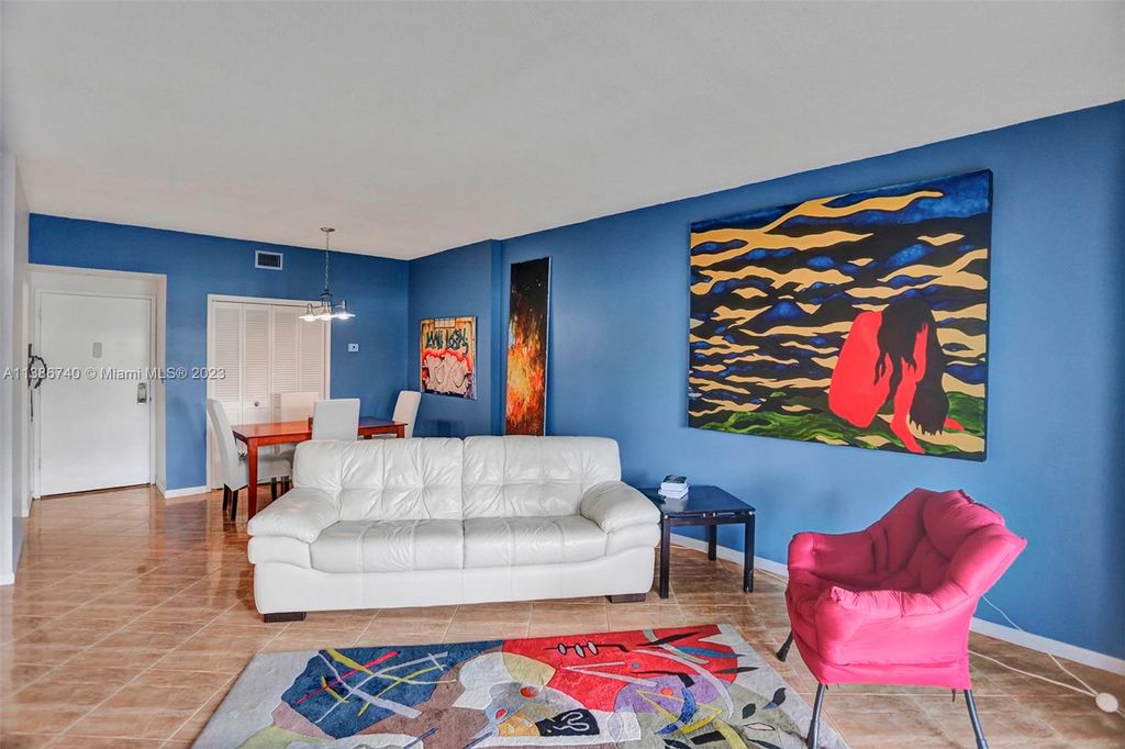 Photo of 4200 Hillcrest Dr #104, Hollywood, FL 33021 (MLS # A11386740)