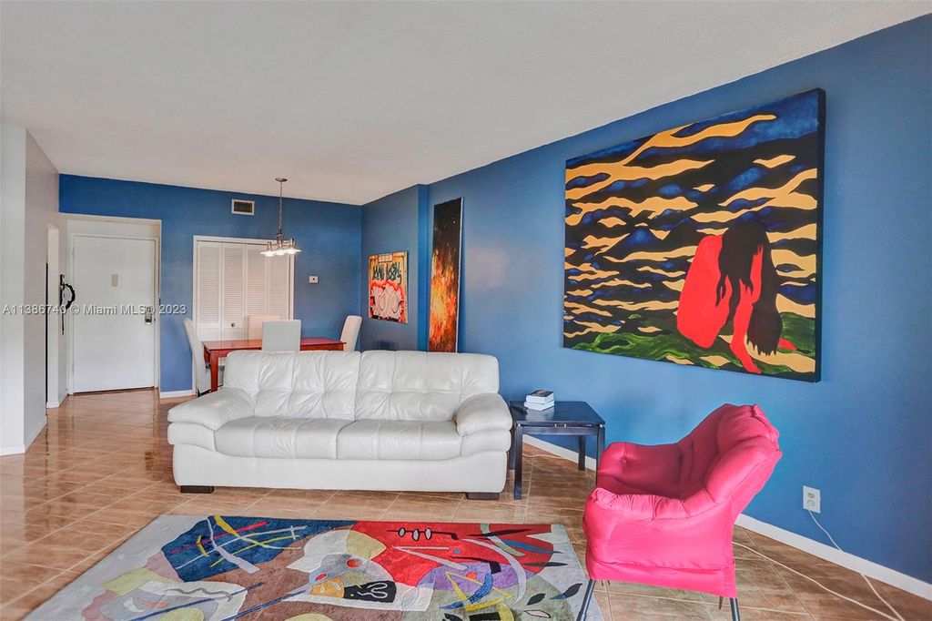 Photo of 4200 Hillcrest Dr #104, Hollywood, FL 33021 (MLS # A11386740)