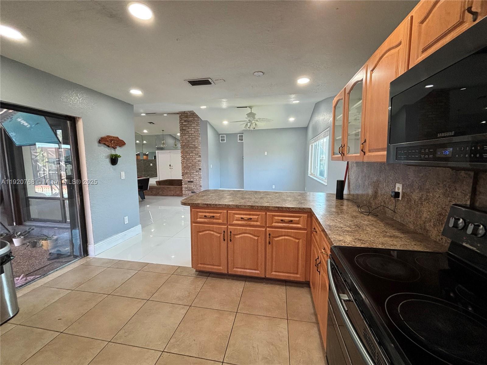 BOULEVARD WOODS NORTH - Residential Lease