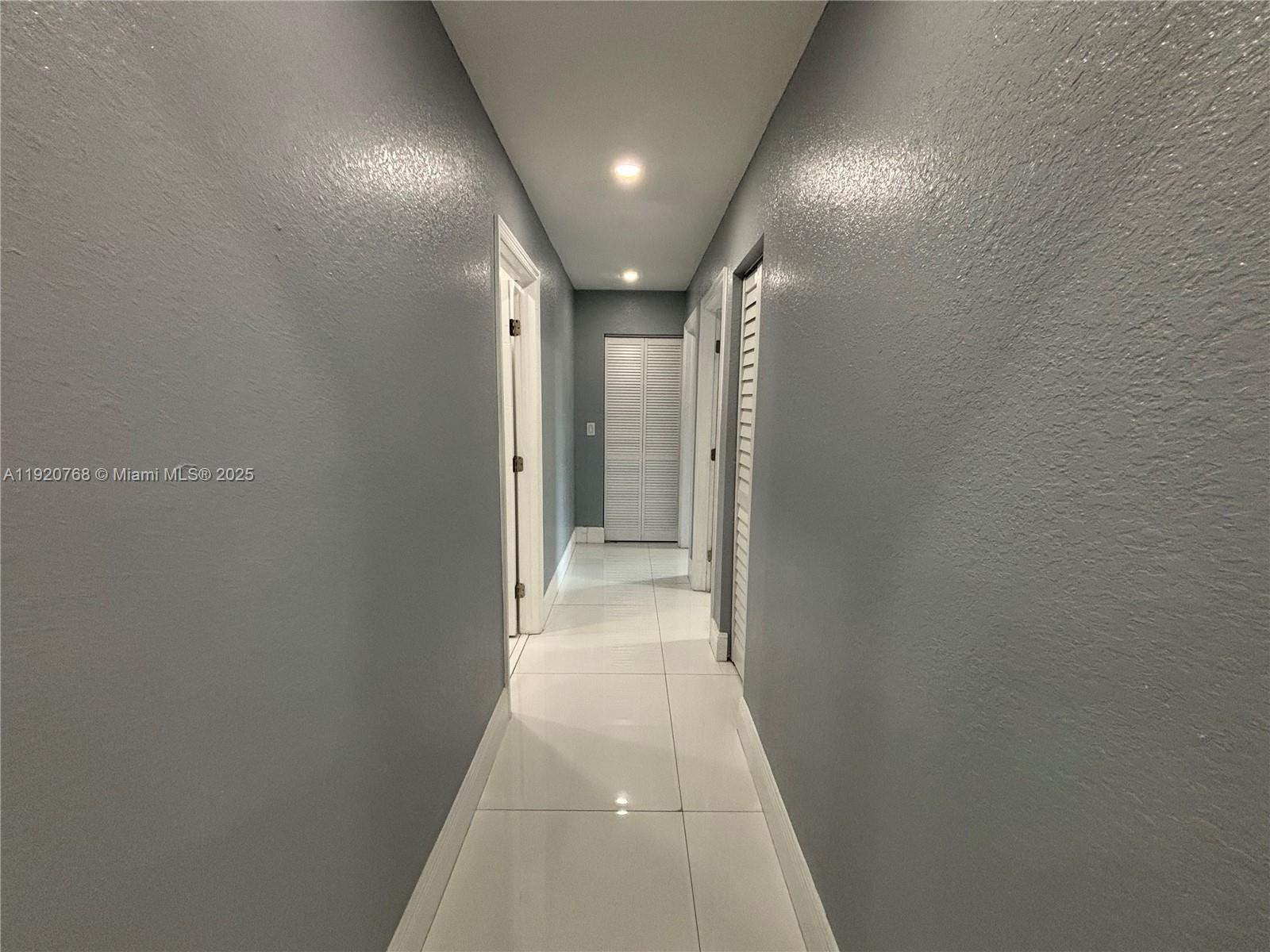 BOULEVARD WOODS NORTH - Residential Lease