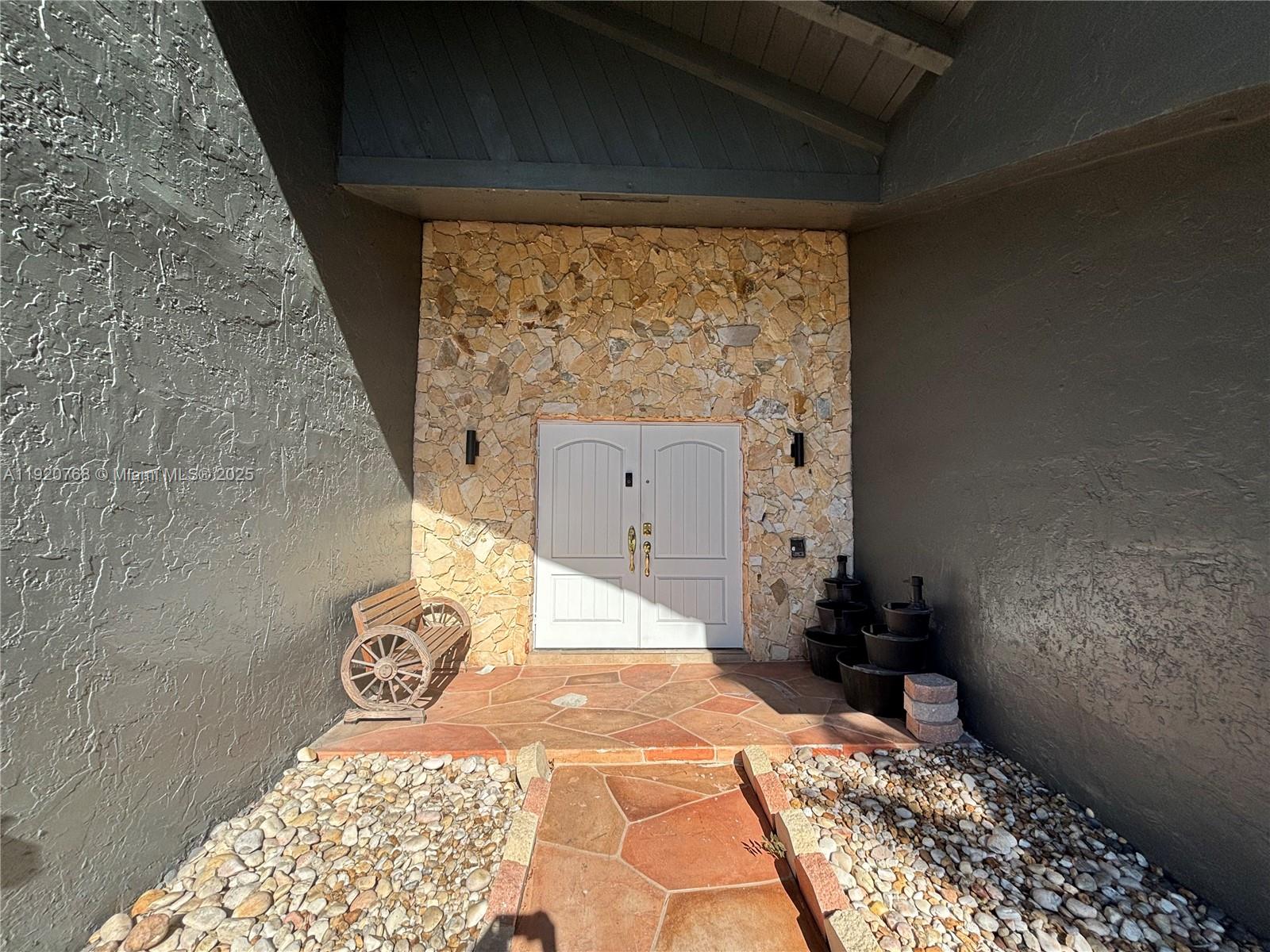 BOULEVARD WOODS NORTH - Residential Lease