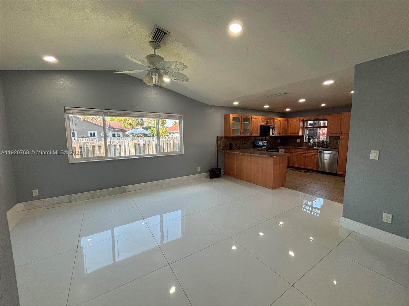 BOULEVARD WOODS NORTH - Residential Lease