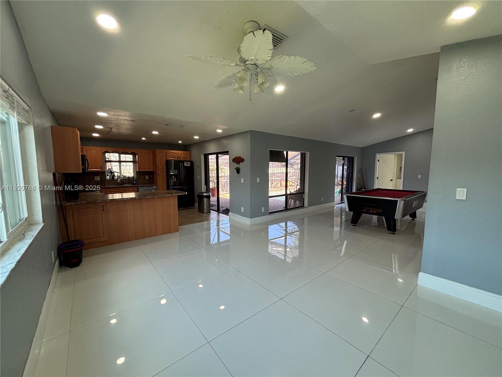 BOULEVARD WOODS NORTH - Residential Lease