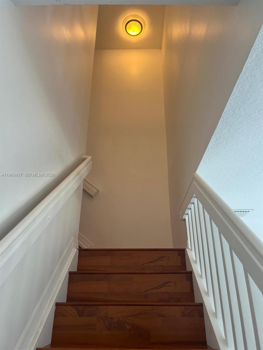 OAK CREEK - Residential