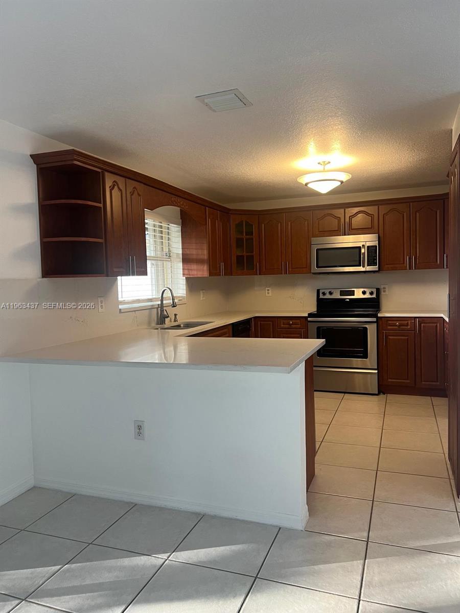 OAK CREEK - Residential