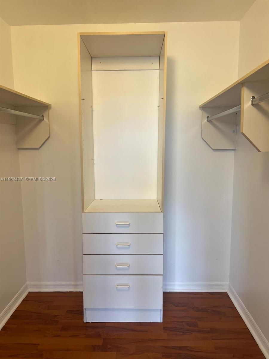 OAK CREEK - Residential