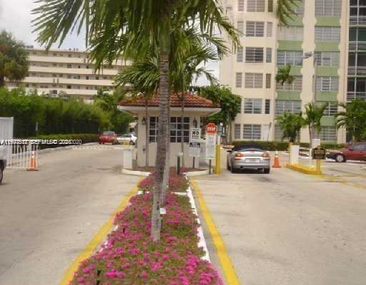 JADE WINDS GROUP - - Residential Lease