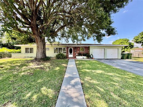 Photo of 434 NW 20th St, Homestead, FL 33030 (MLS # A12011821)