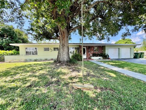 Tiny photo for 434 NW 20th St, Homestead, FL 33030 (MLS # A12011821)
