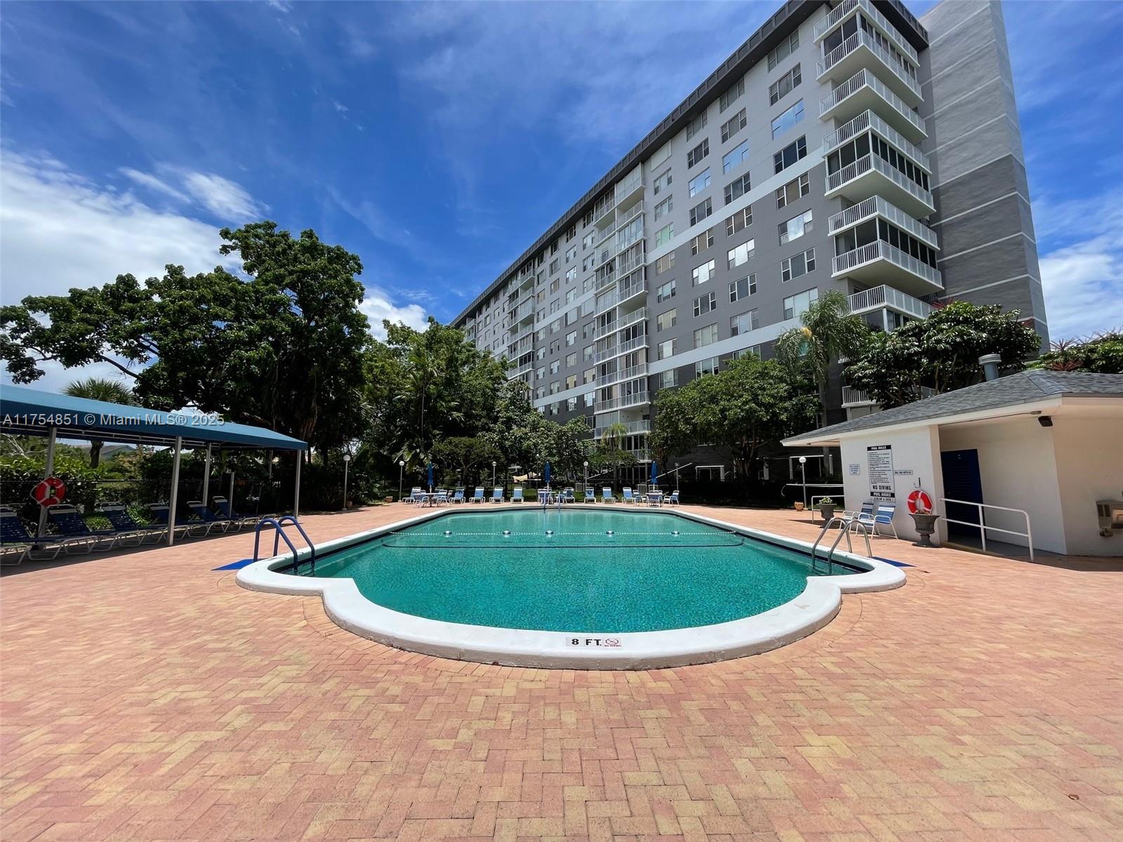 3850 Washington St 301, Hollywood, Broward County, Florida - 2 Bedrooms  
2 Bathrooms - 