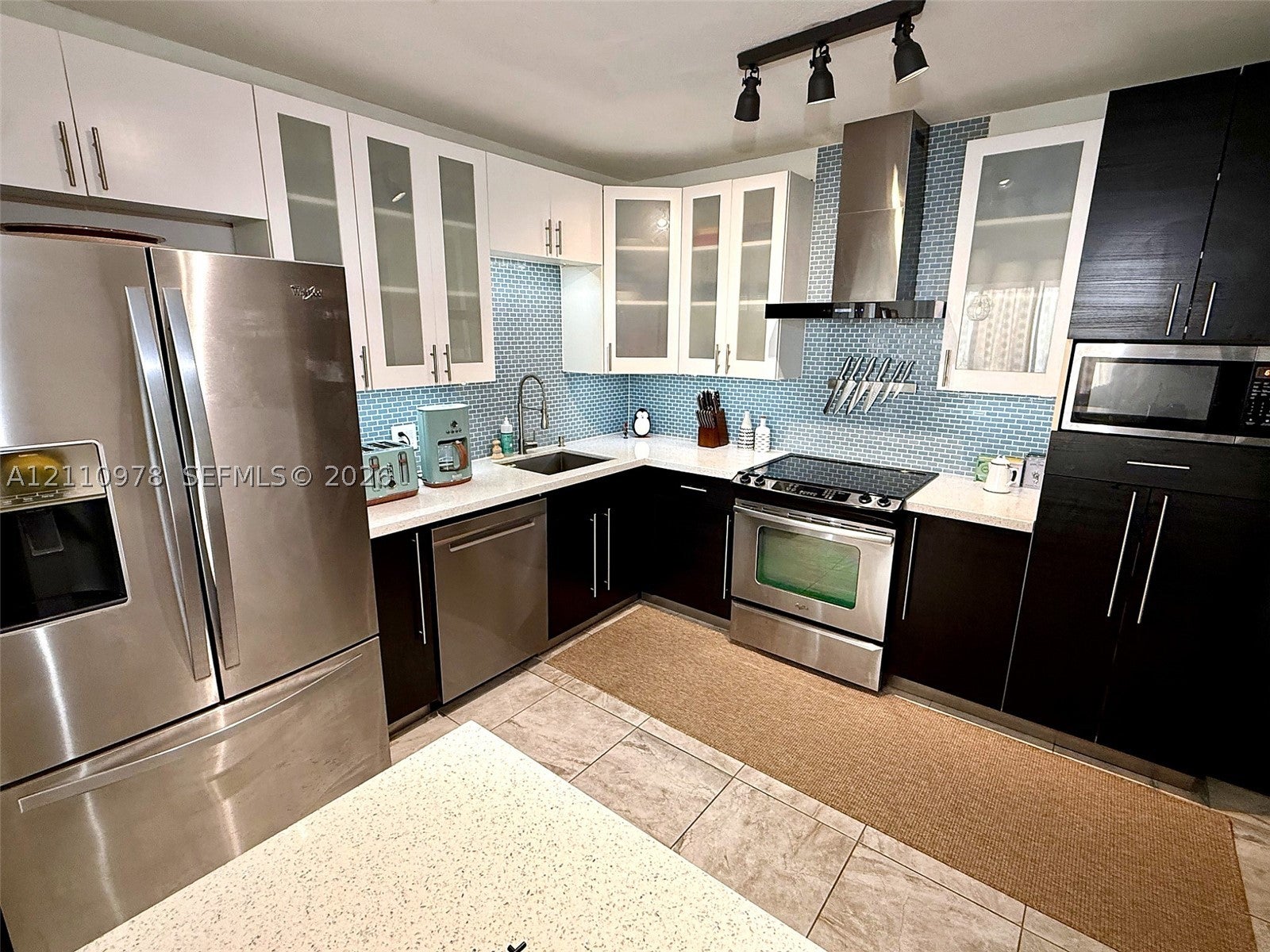 900 Bay Dr 225