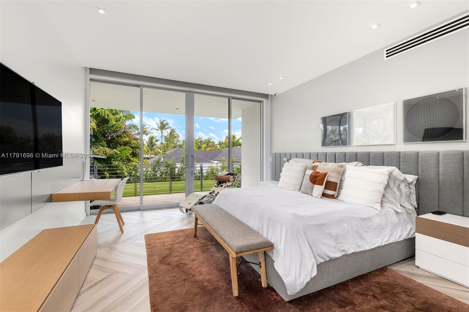 TROPICAL ISLE HOMES SUB 3 - Residential