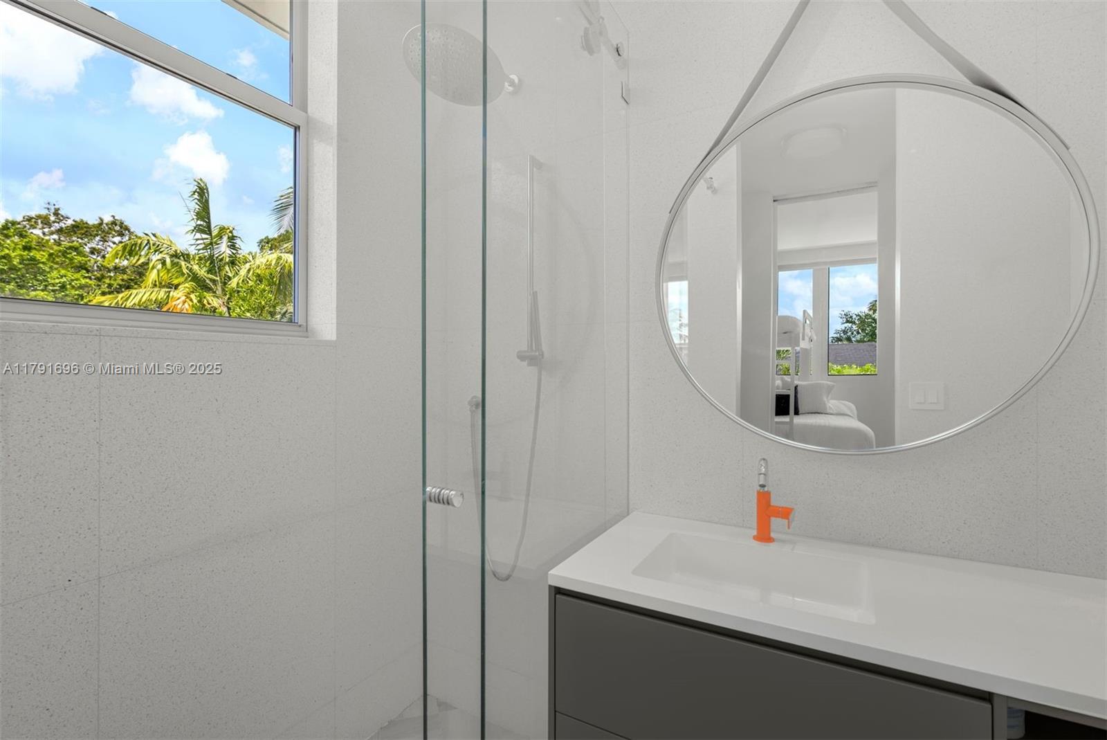 TROPICAL ISLE HOMES SUB 3 - Residential
