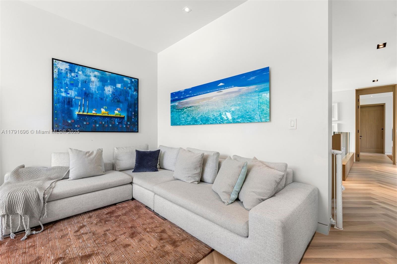 TROPICAL ISLE HOMES SUB 3 - Residential