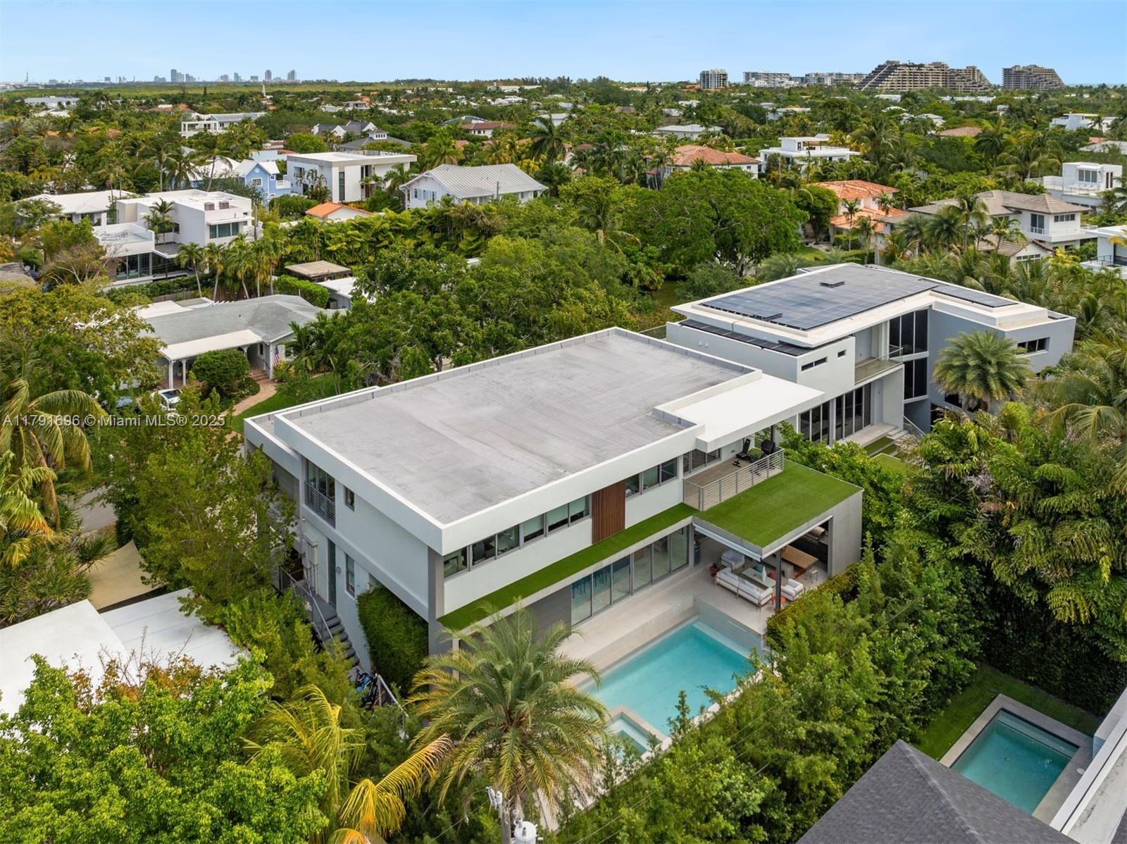 TROPICAL ISLE HOMES SUB 3 - Residential