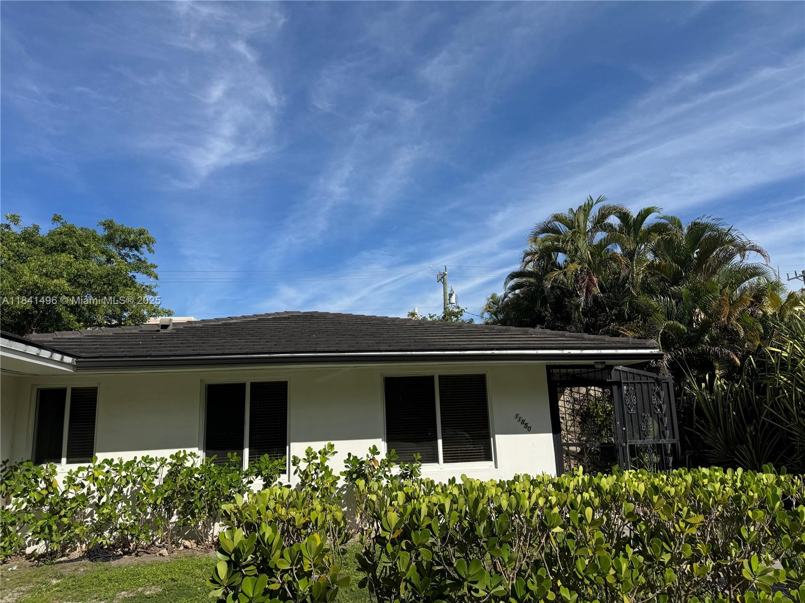 Discover this delightful 2-bedroom, 1 bathroom plus a den home in Pinecrest. Featuring an updated kitchen with modern application, tile floor throughout impact windows. big yard perfect for outdoor activities. Convenient parking in front adds ease to your daily routine. Located in highly sought- after school district. Don't miss this chance for comfortable, modern living in a prime location. Contact us today to schedule a viewing!