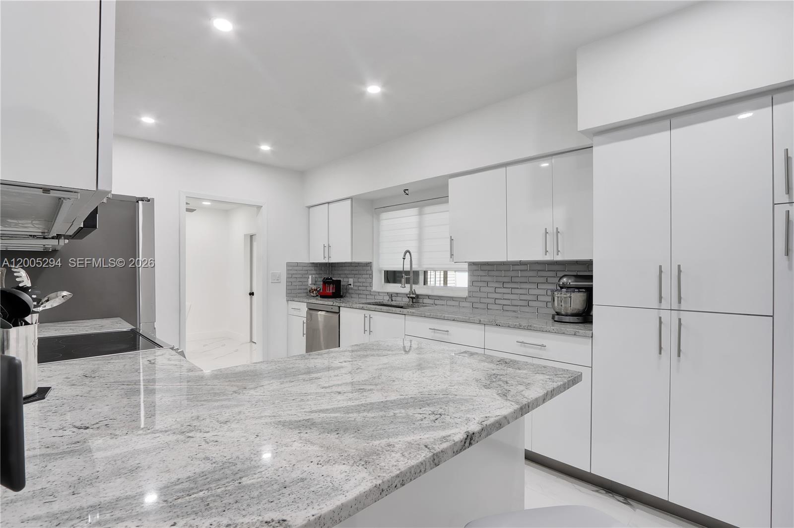 ALLAPATTAH HIGHLANDS - Residential Income