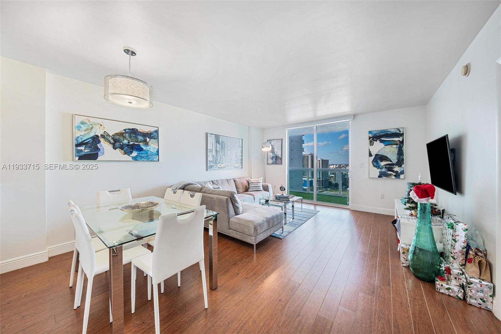 1800 CLUB CONDO - Residential